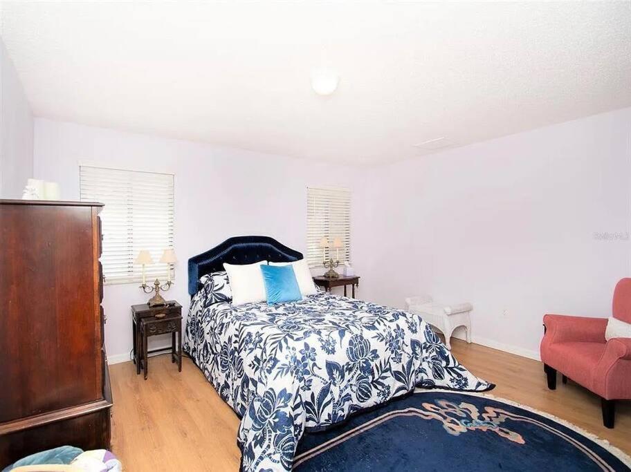 Charming Vintage Haven Tarpon Springs